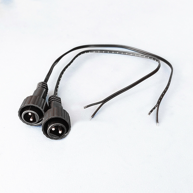 موصل LED خارجي ثنائي الأطراف م - مراجعة Outdoor Power Hub وسعره