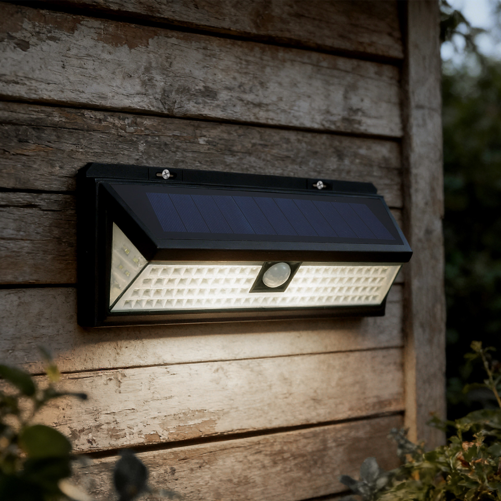 مصباح ليلي خارجي يعمل بالطاقة  - مراجعة Outdoor Power Hub وسعره